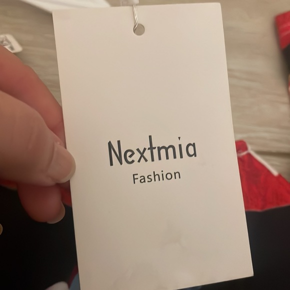 New plus size printed long sleeved t shirt - looks like ugly sweater- lighter - Picture 4 of 4